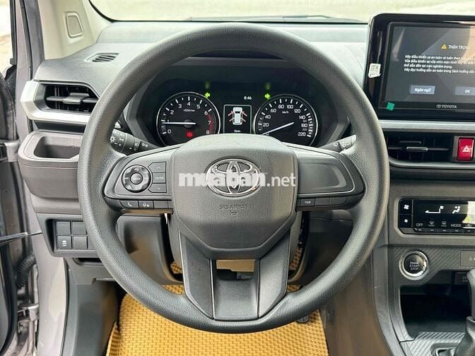 Toyota Avanza Premio 1.5AT 2023 sơn zin nguyên xe