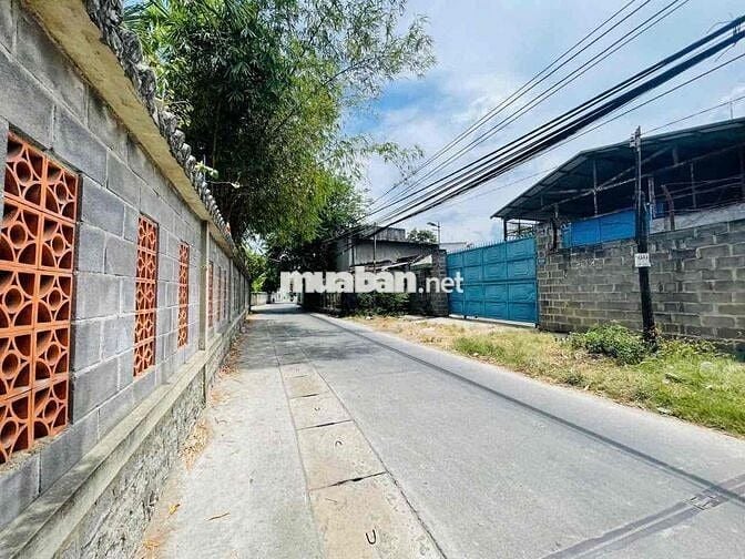 Cần bán lô đất mặt tiền đường Xóm Chiếu Vĩnh Ngọc tp Nha Trang Giá 2.7