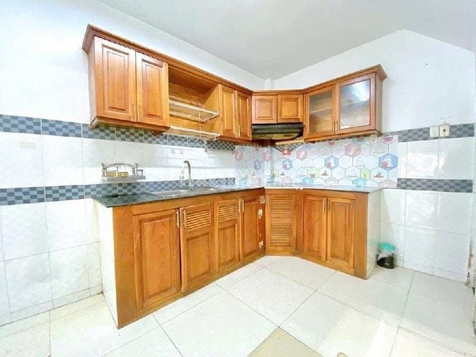 NG Ngọc Lộc thông qua Hẻm 666 3/2 , 5Tầng,3PN,Gần Tr Học,Chợ,Chung Cư 