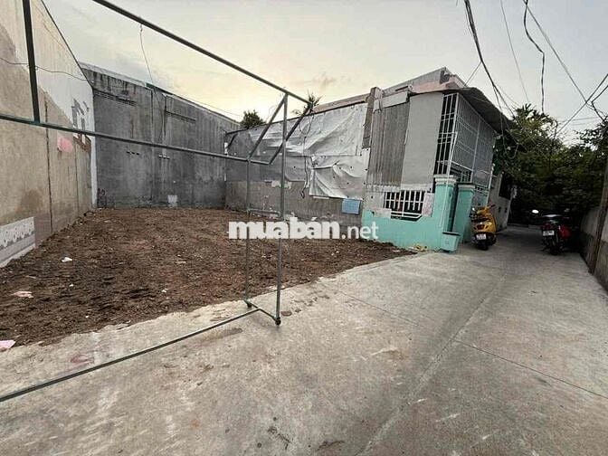 •Bán Lô Đất Phường Ngọc Hiệp Cách đường Oto 20m Giá chỉ 1tỷ400