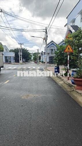 300Tr có nhà mái thái đẹp ở trung tâm Mỹ Phước 2