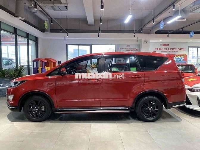 Toyota Innova 2018 Venturer odo 5.8v cực đẹp