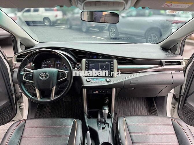 Toyota Innova 2022 G 2.0 AT - BH chính hãng