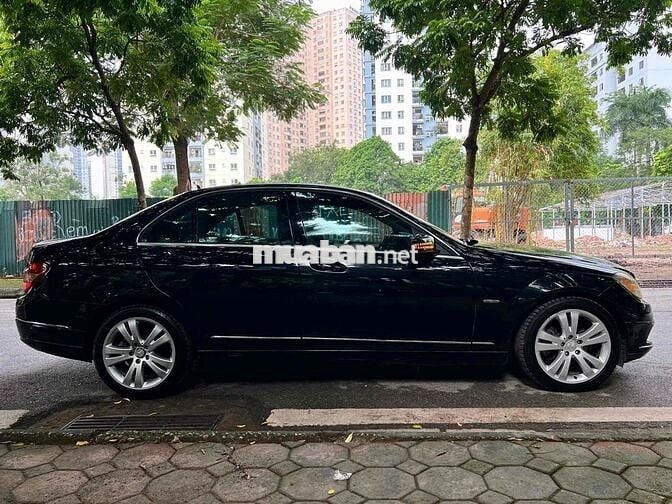 Mercedes Benz C Class Đen, Sản xuất 2010, Sedan