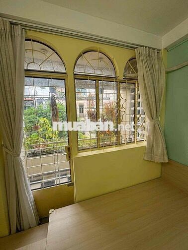 Cho thuê phòng studio ban công siêu đẹp như hình q1