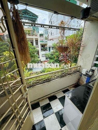 Cho thuê phòng studio ban công siêu đẹp như hình q1