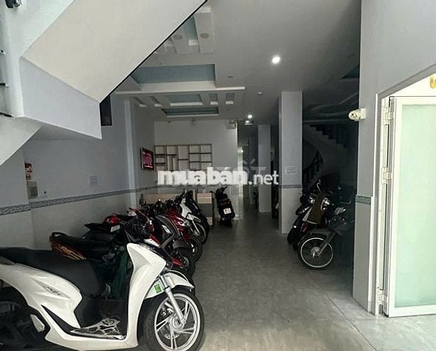 nhà bán hẻm xe hơi đường dương đức hiền DT 8,2x30 đúc 1 trệt 4 lầu