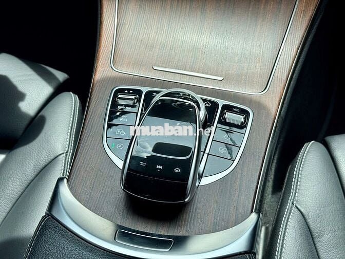 MERCEDES C200 EXCLUSIVE-2021- TRẢ TRƯỚC 300TR