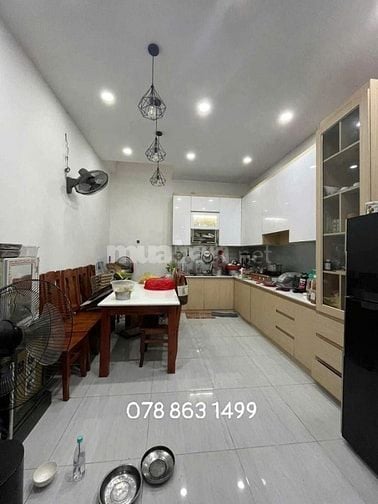 BÁN NHÀ MẶT TIỀN KD BÁN TẠP HÓA GIÁ 620TR GẦN CHỢ BÌNH CHÁNH 