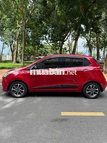 Hyundai Grand i10 2018 AT Hatchback - Số tự động