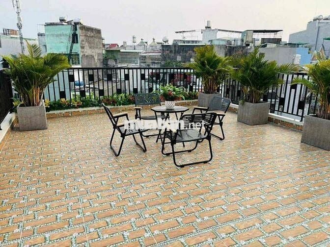 NHÀ MỚI FULL OPTION CAO CÂP SAU CĂN MẶT TIỀN,ĐƯỜNG 4,5m XE HƠI VÀO NHÀ