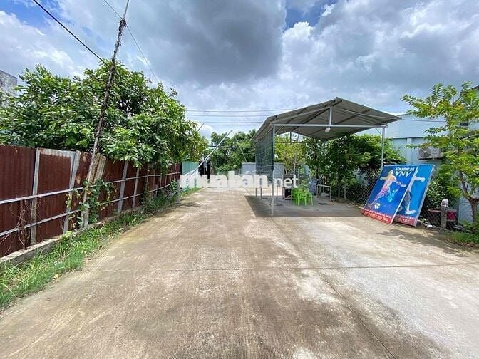 Cần bán lô đất đường 11, 90m2 giá chỉ 4,5 tỷ, Khu dân cư, QH sạch