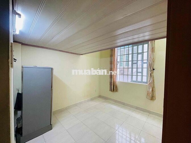 Phòng trọ lịch sự + 28m2 + Đường C1- Cộng Hoà