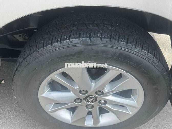 Toyota Innova 2018 2.0E - 10023 km