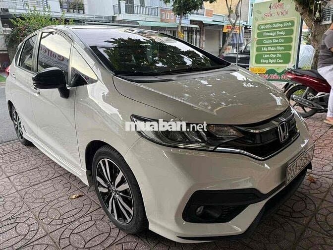 Honda Jazz 2019 1.5 RS - 99000 km
