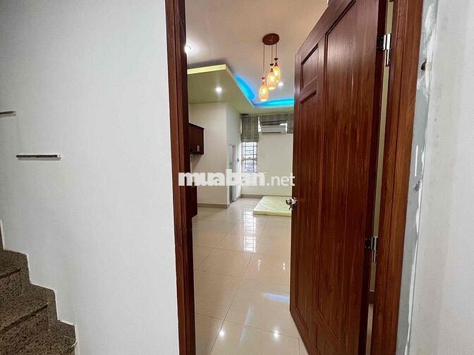 Chính chủ cho thuê phòng có bếp rộng y hình