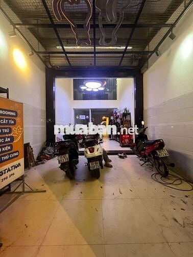 Mặt Bằng kinh doanh rộng  gần trường học