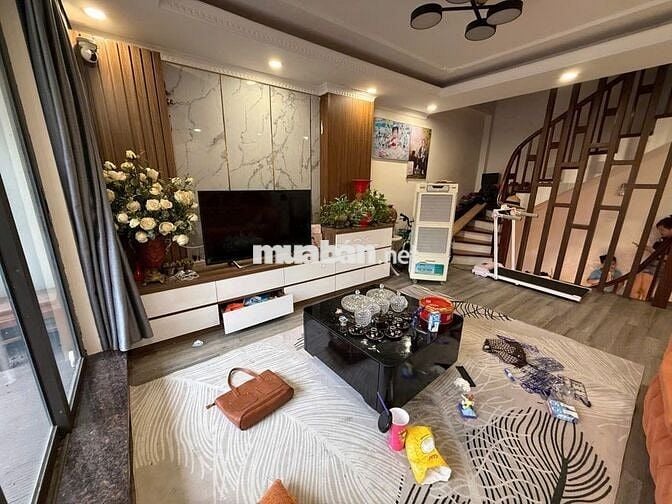 Nhà 32m2 x 6 Tầng Ô Tô Ngay Chợ - Thạch Bàn, Long Biên – 8.3 Tỷ