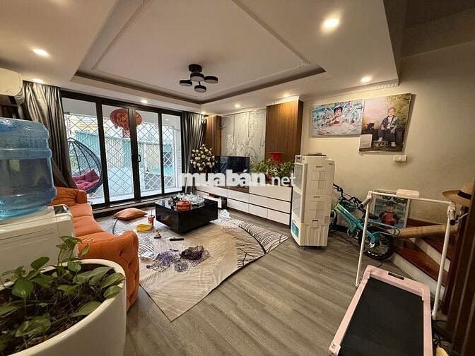 Nhà 32m2 x 6 Tầng Ô Tô Ngay Chợ - Thạch Bàn, Long Biên – 8.3 Tỷ