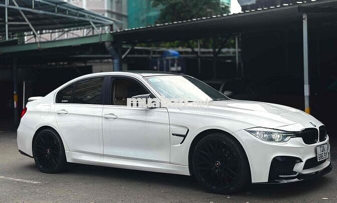 BMW 3 Series 2015 320i - 85000 km đồ chơ nhiều