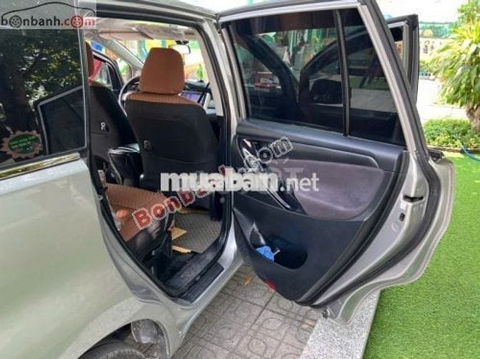 Toyota Innova 2.0E 2019