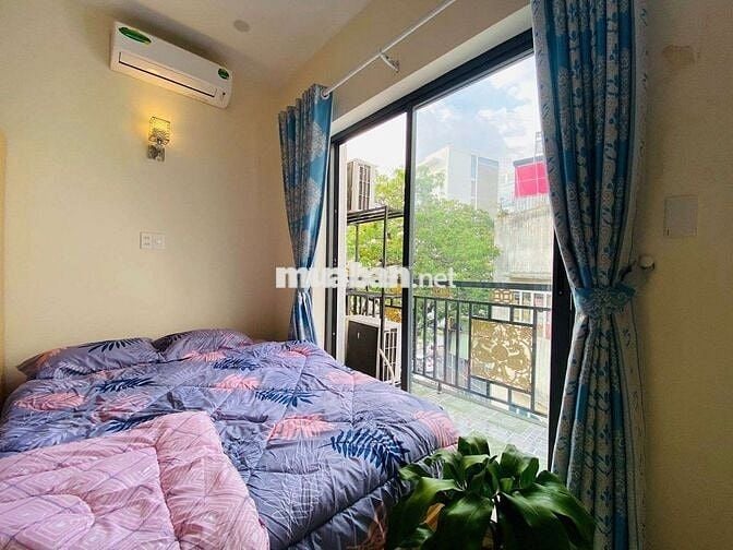 Cho thuê studio ban công full nội thất ở Ngã Tư Phú Nhuận