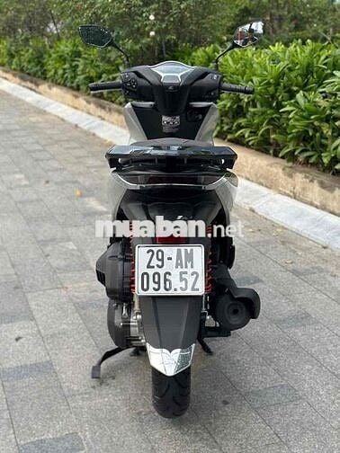 SH 125 ABS 2025 xám xi măng chạy 500km- Mới Keng