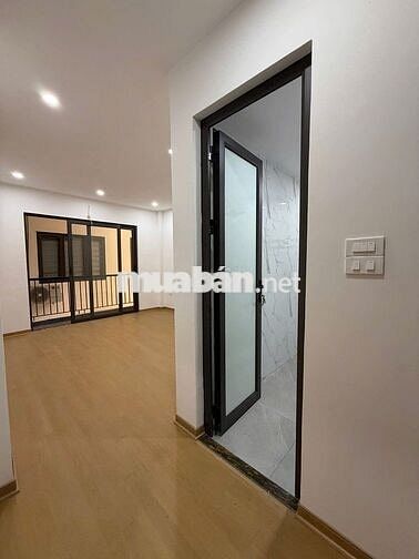 📢📢📢Nhà Mới 6 Tầng Mặt Cổ Linh đi vào 20m Đẹp Như Hình