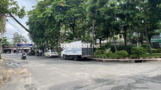 NHÀ 5 TẦNG - THANG MÁY - NGAY AEON - HXT- SÁT CÔNG VIÊN - NHỈNH 11 TỶ