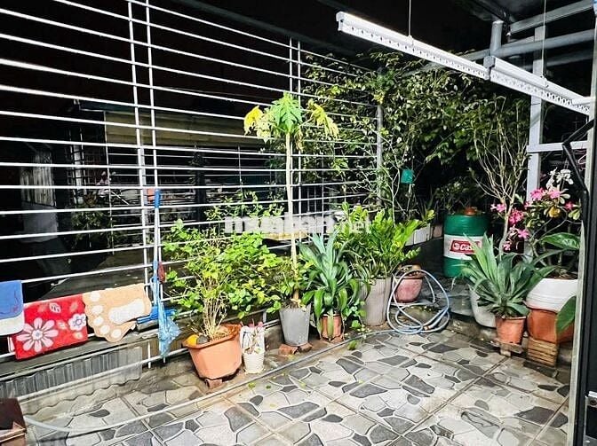 Nhà 4.5 tầng ô tô lùi vào cửa Thạch Bàn – 4.x tỷ