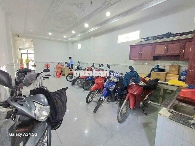 Nhà mới dt rộng, mặt tiền đường đông đúc thuận tiện kd buon ban ,6p