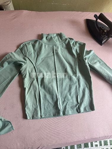 Hiện mình đã có giấy định cư nên sang lại toàn bộ quần áo taị shop