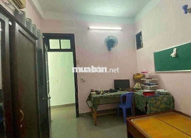 NHÀ 3 TẦNG ĐƯỜNG VŨ QUỲNH, SÁT BIỂN, 4PN, CÓ NỘI THẤT