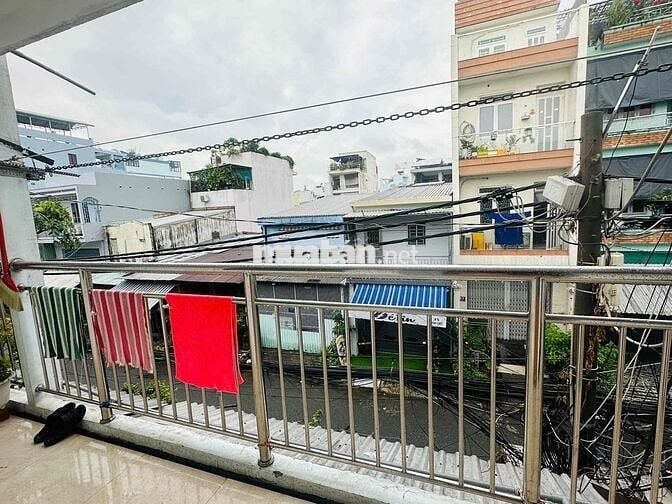 lầu 1- chung cư Đinh Liệt- mặt chợ nguyễn sơn.