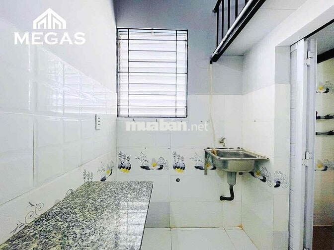 phòng Có Gác ngay CẠNH HUFLIT BA GIA ở 4 NGƯỜI THẢ GA
