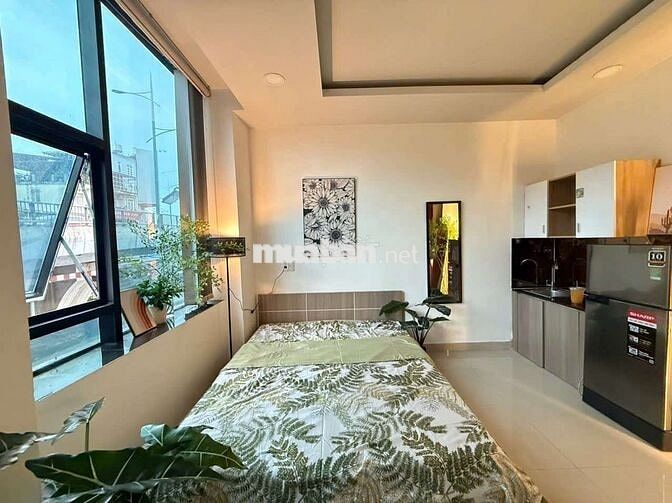 Cửa sổ trời view kính đẹp đẽ, Thang Máy, đường lớn, sạch sẽ thoáng mát