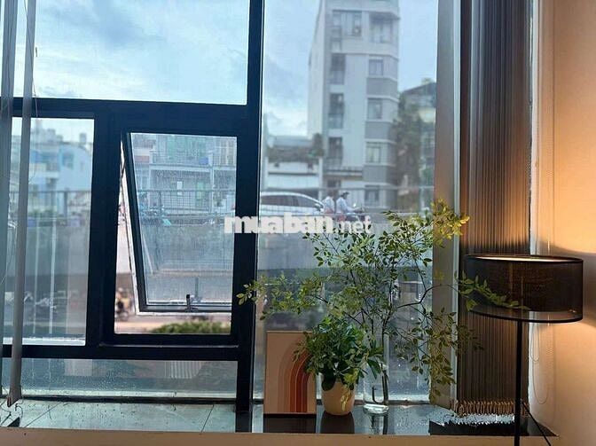 Cửa sổ trời view kính đẹp đẽ, Thang Máy, đường lớn, sạch sẽ thoáng mát