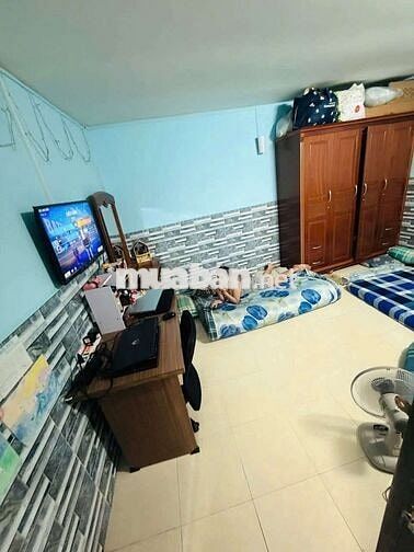 Nhà shr Huỳnh Tấn Phát kế KCX Tân Thuận đi Quận 1 rất gần nở hậu