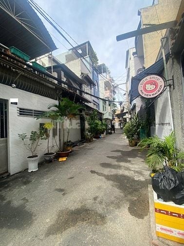 Bán gấp nhà riêng 3PN, 2WC, 97m2 cực hiếm tại Lê Văn Sỹ, Q3, HCM