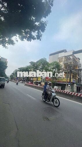 🏢 Cho thuê văn phòng tầng 4 – 160m² – Lạc Long Quân, Tây Hồ