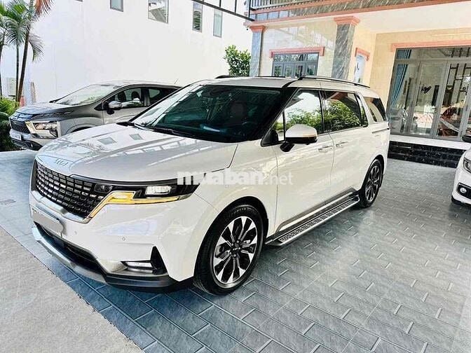 Kia Carnival 2022 2.2D Signature Km: 32.000