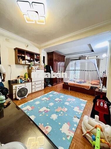 Oto- Lô góc: Đống Đa 38m 4 tầng Mt 5.5 hơn 11 tỷ. LH: ***