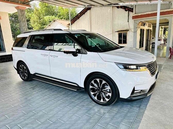 Kia Carnival 2022 2.2D Signature Km: 32.000