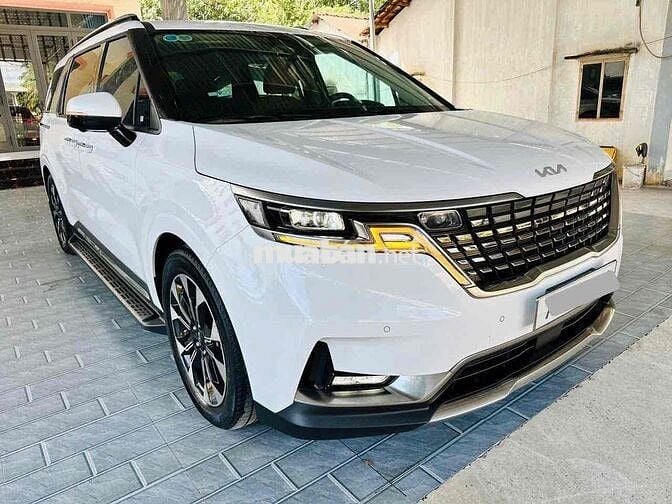 Kia Carnival 2022 2.2D Signature Km: 32.000