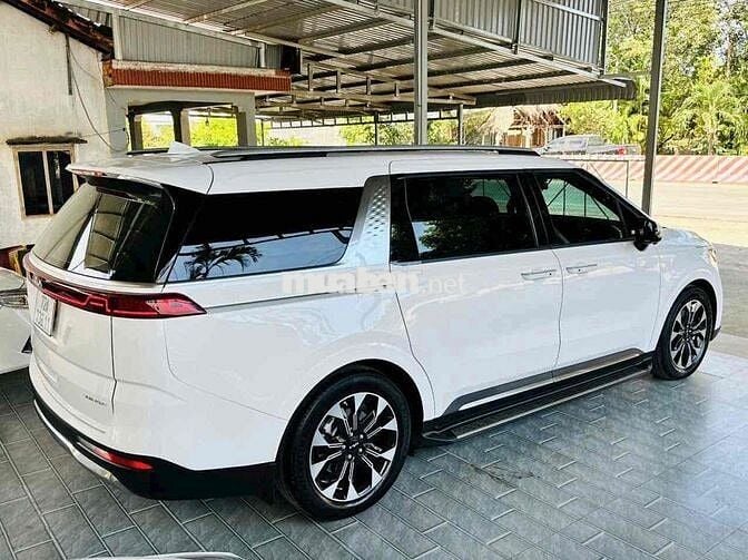 Kia Carnival 2022 2.2D Signature Km: 32.000