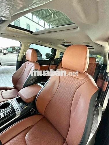 Kia Carnival 2022 2.2D Signature Km: 32.000