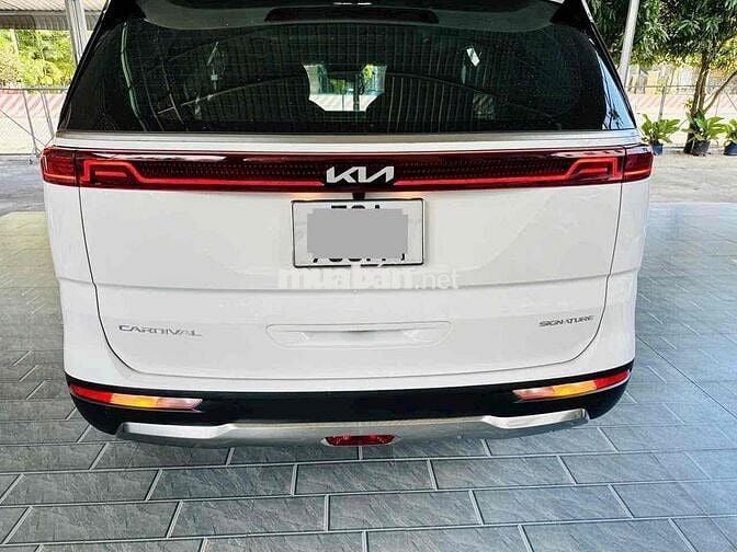 Kia Carnival 2022 2.2D Signature Km: 32.000
