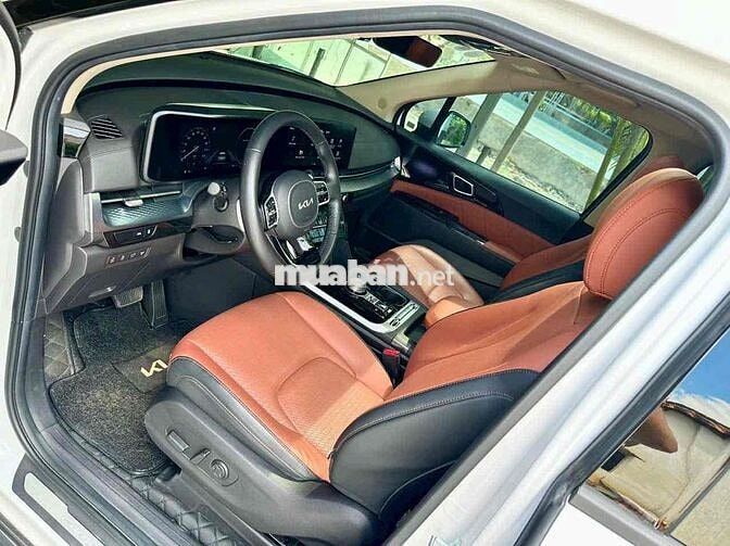 Kia Carnival 2022 2.2D Signature Km: 32.000