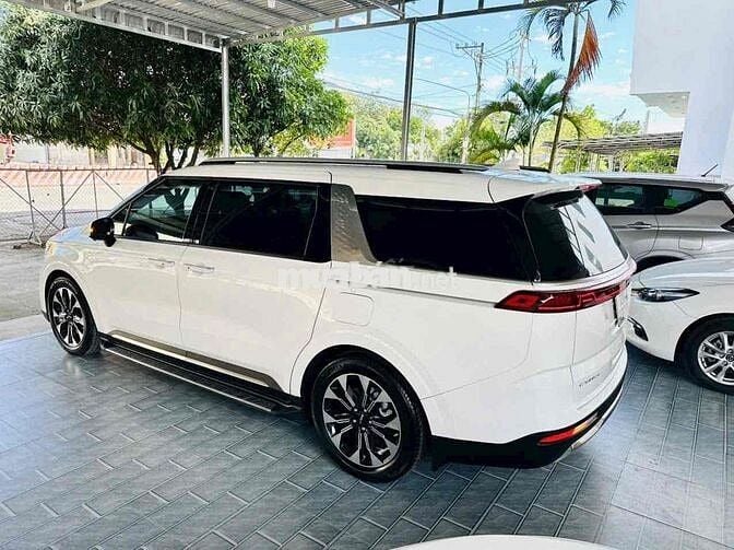 Kia Carnival 2022 2.2D Signature Km: 32.000