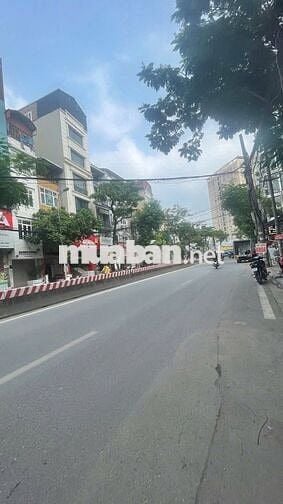🏢 Cho thuê văn phòng tầng 4 – 160m² – Lạc Long Quân, Tây Hồ